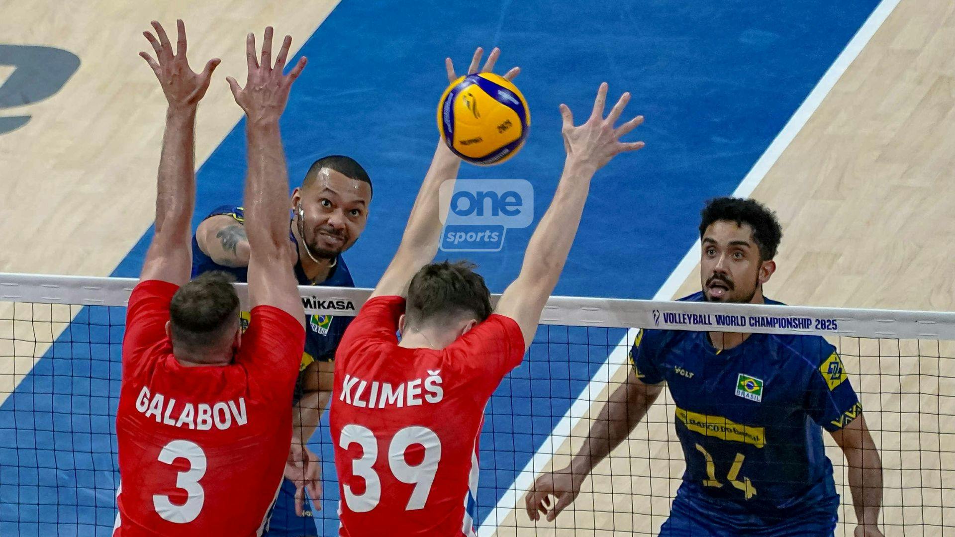 Brazil moves on the verge of FIVB World’s Round of 16 with sweep of Czechia